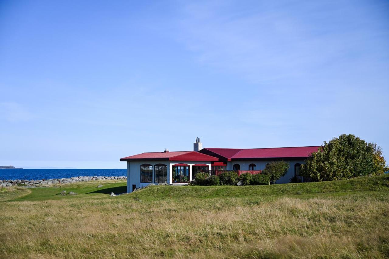 ÁLKA - Luxurious Private Room by the Sea With Hot Tub Njarthvik Exterior foto